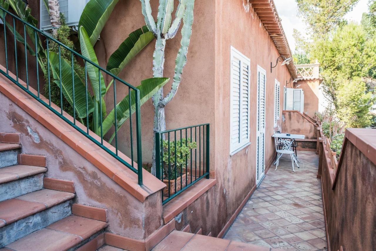 Hotel Villino Gallodoro Taormina Exterior photo